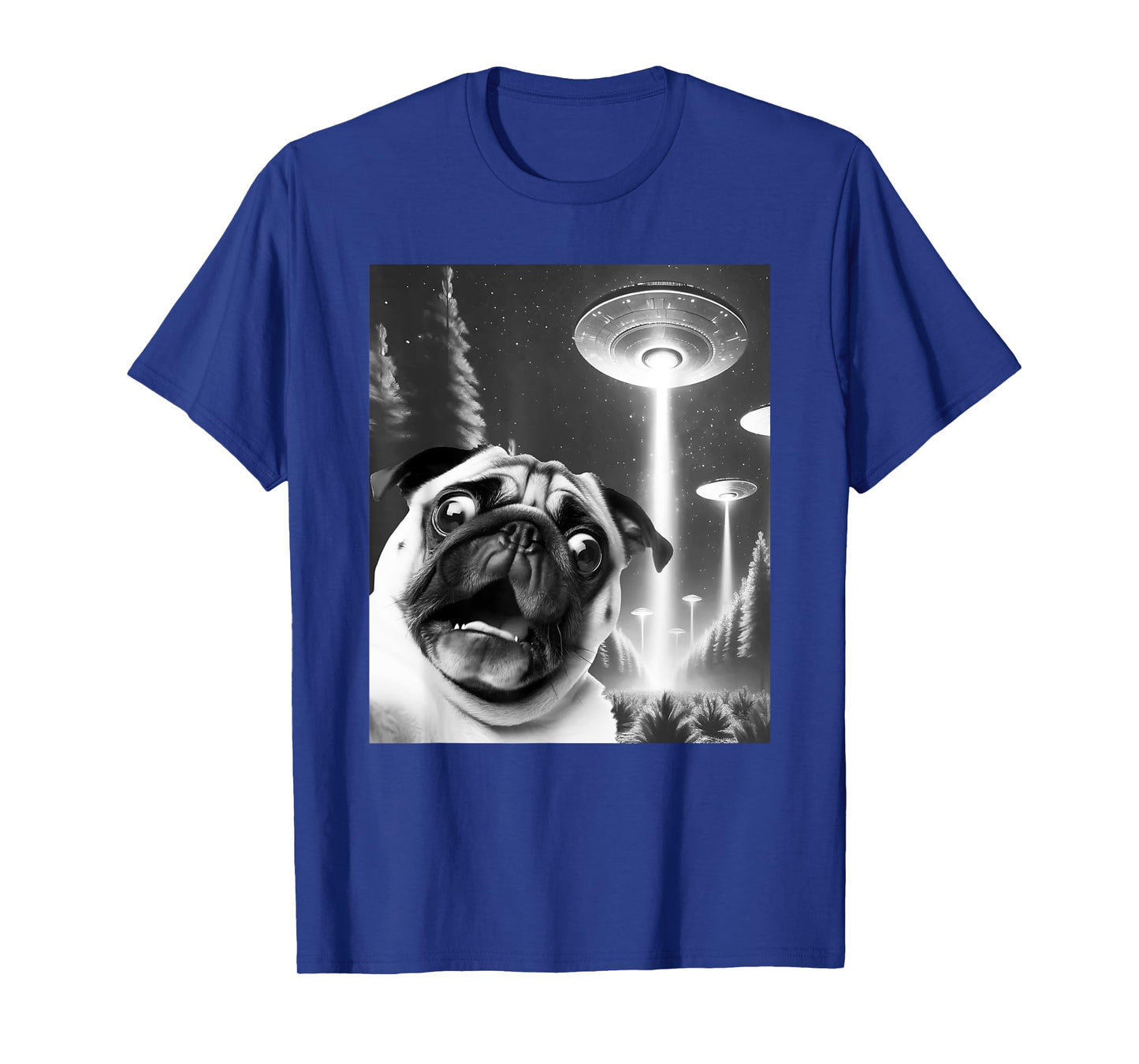 Funny Pug Alien UFO Taking a Selfie Dog Mom Dad Men Women Kids T-Shirt