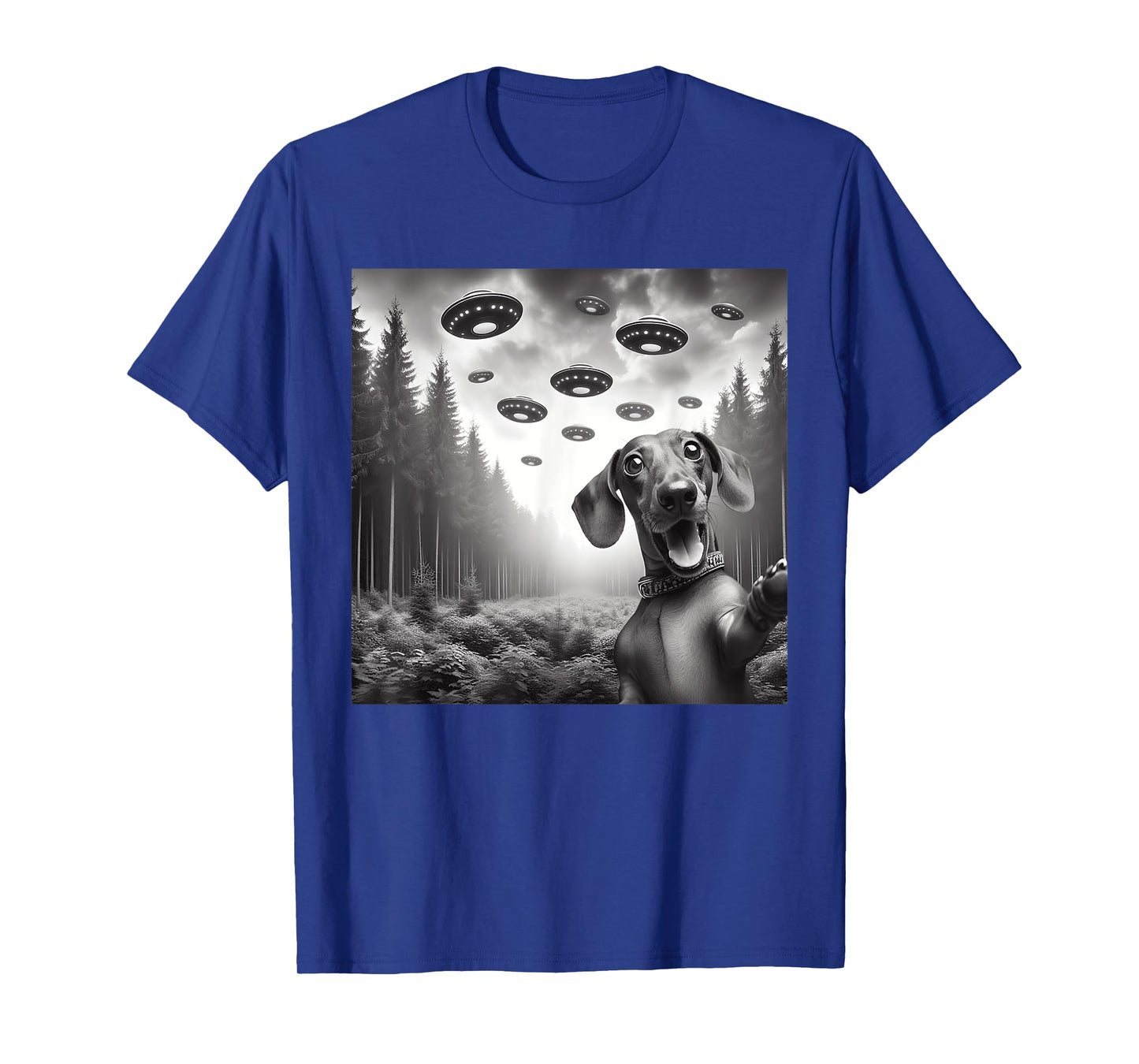 Funny Dachshund Dog Selfie With UFO Alien UFO Themed Stuff T-Shirt