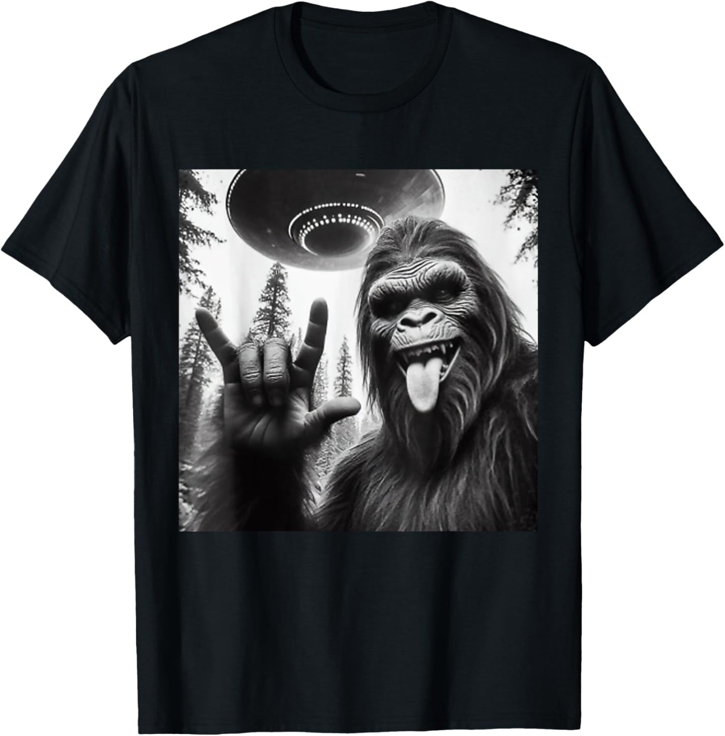 Funny Sasquatch Bigfoot Rock On Selfie With UFO Alien T-Shirt