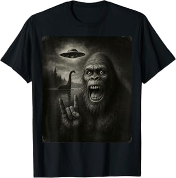 Bigfoot Selfie Loch Ness Monster UFO Alien Gifts Graphic T-Shirt