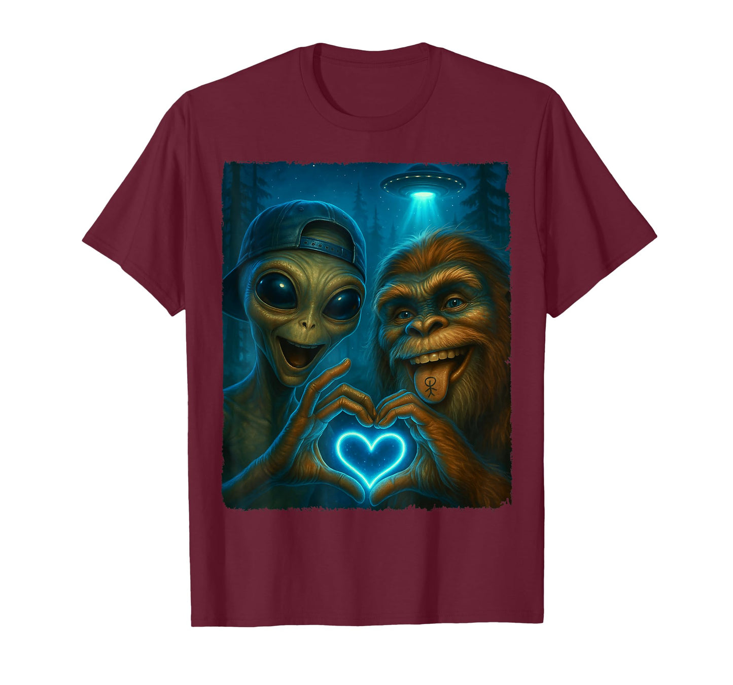 Bigfoot Alien UFO Sasquatch Love Funny Gifts Men Women Kid T-Shirt