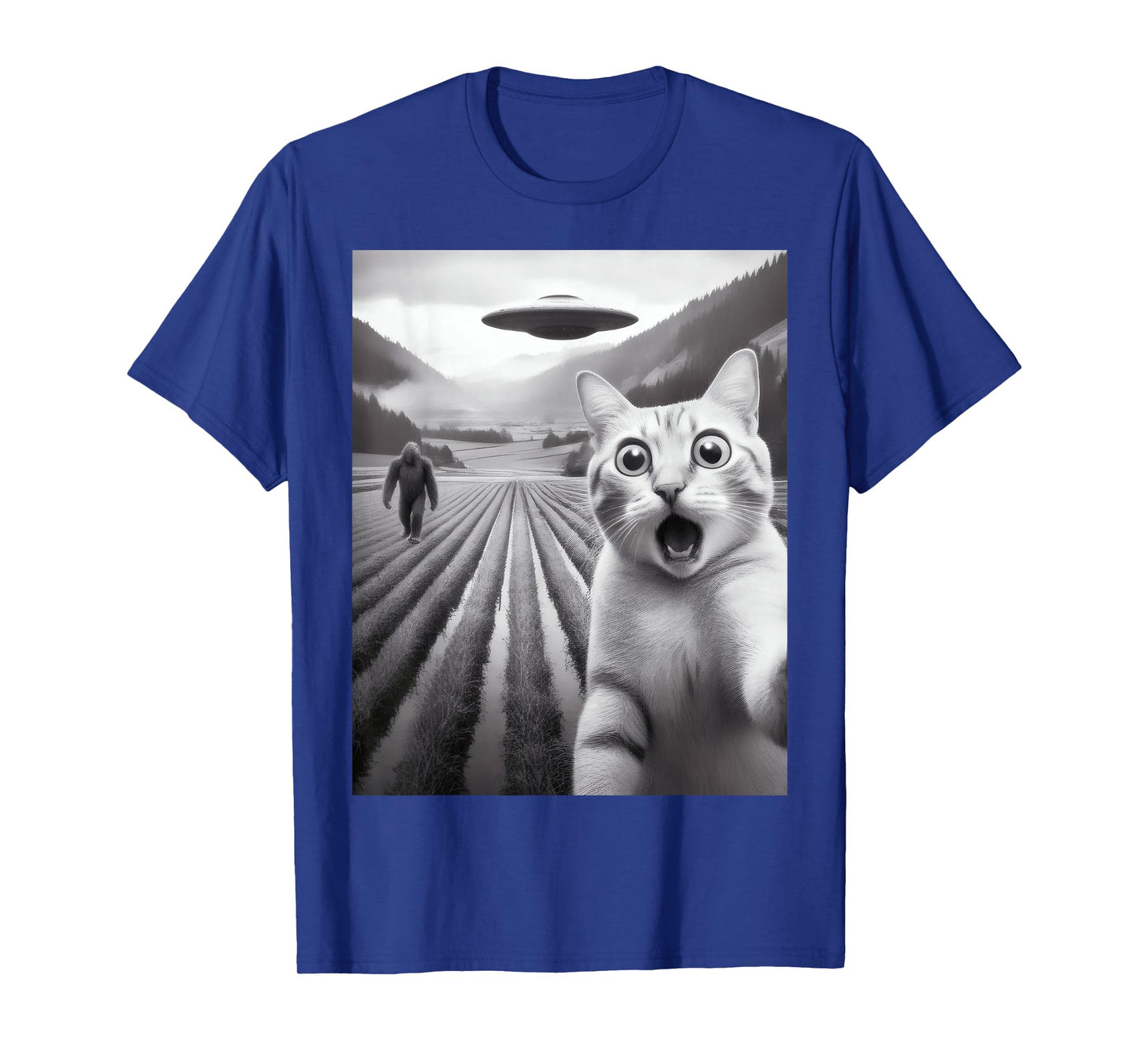 Funny Cat Selfie with UFO Alien and Bigfoot Cats Lovers T-Shirt