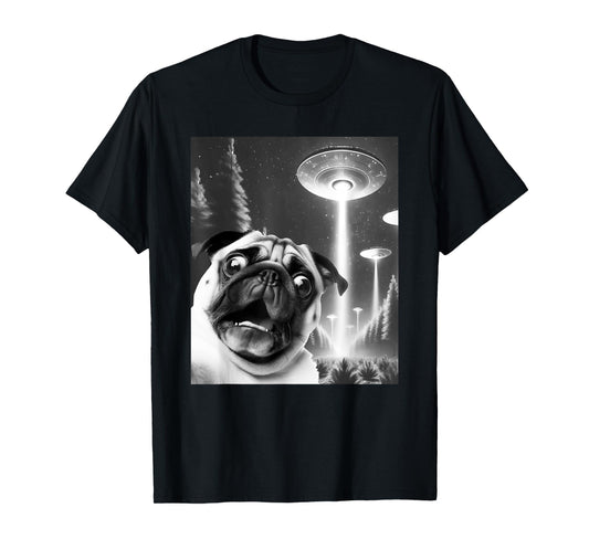 Funny Pug Alien UFO Taking a Selfie Dog Mom Dad Men Women Kids T-Shirt