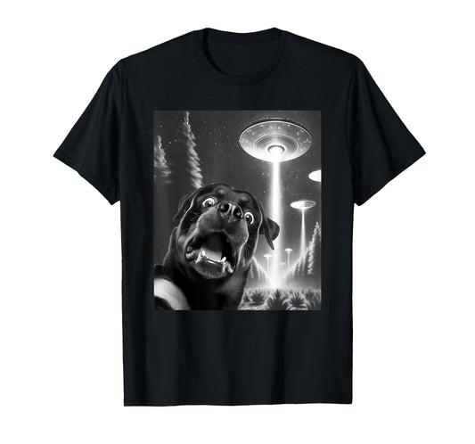 Funny Rottweiler Alien UFO Taking a Selfie Dog Mom Dad Men Women Kids T-Shirt