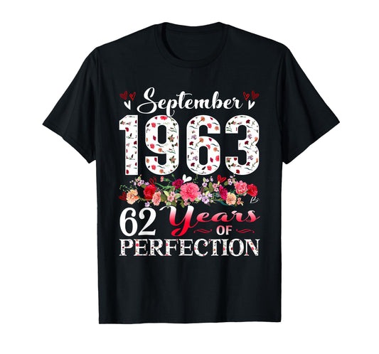 62 Year Old Floral September 1963 62nd Birthday Gifts Women T-Shirt
