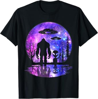 Alien And Bigfoot Full Moon Sasquatch UFO T-Shirt