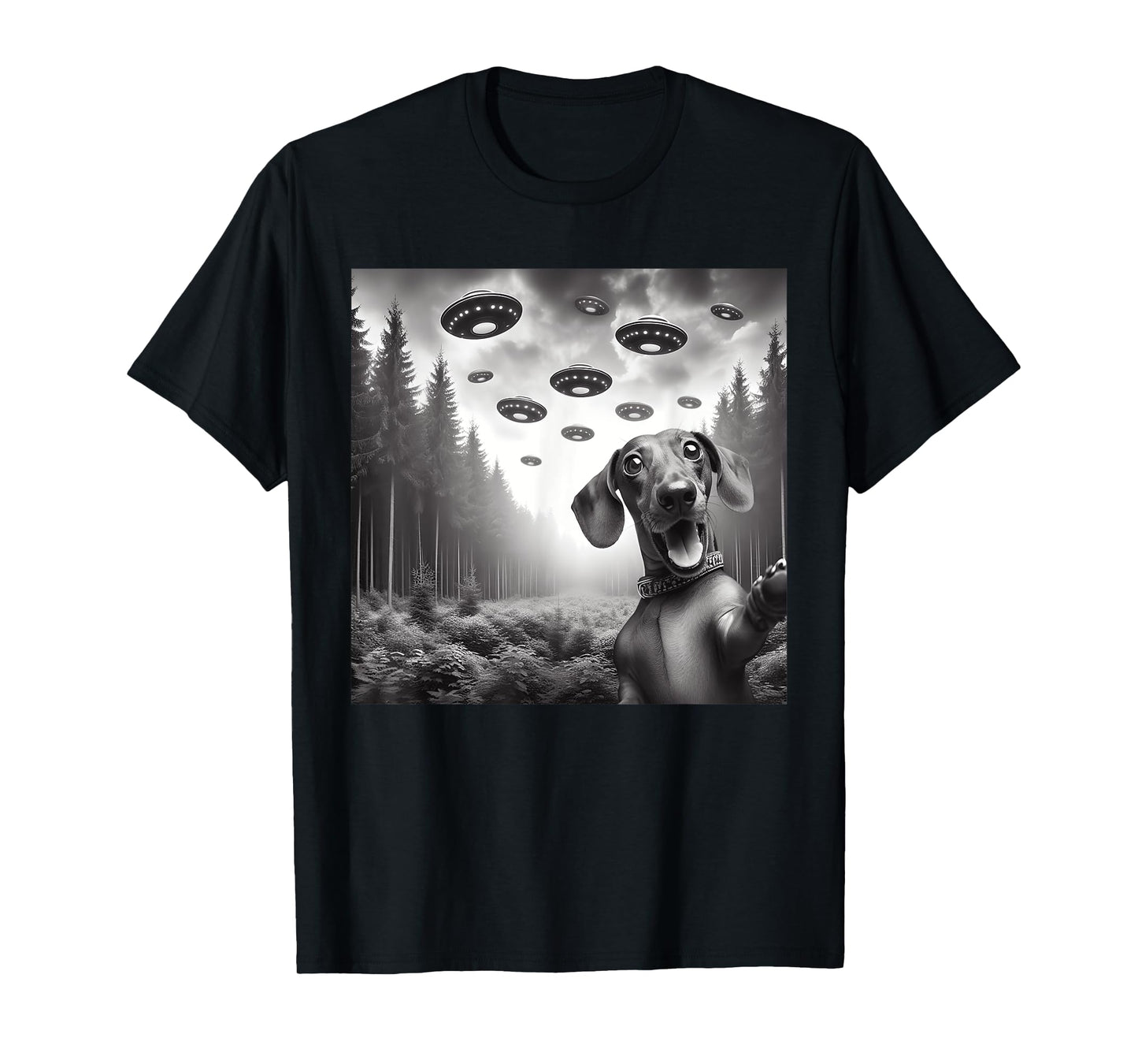 Funny Dachshund Dog Selfie With UFO Alien UFO Themed Stuff T-Shirt